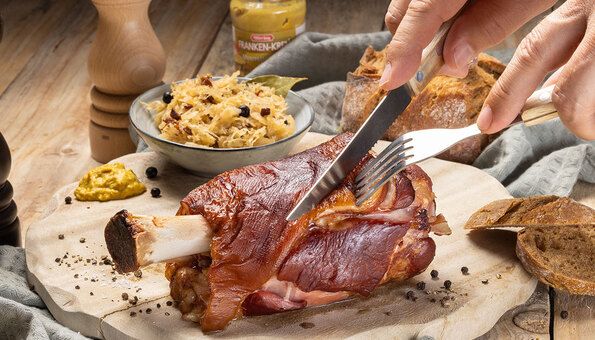 Grilled knuckle of pork