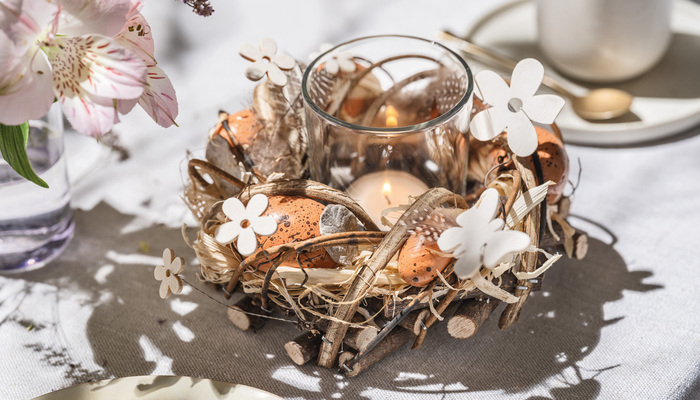 Osterkranz mit Windlichtglas