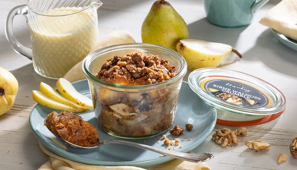 Pear and walnut crumble