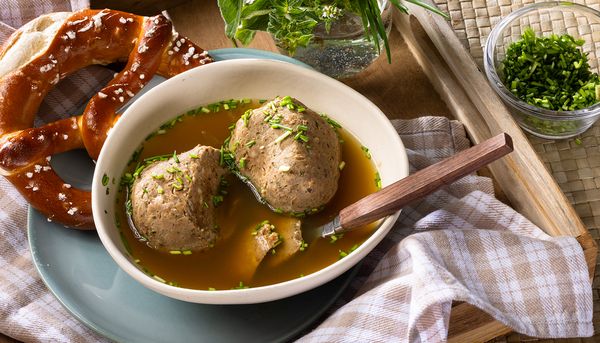 Leberknödelsuppe