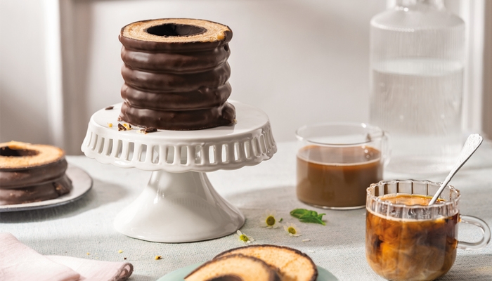Baumkuchen ring with dark chocolate